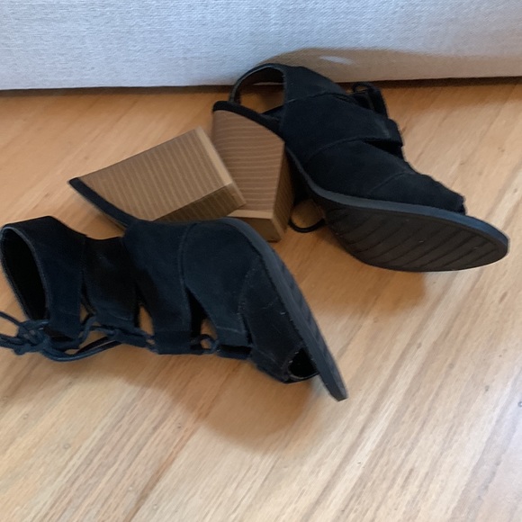 Lace Up Heels - Picture 7 of 7